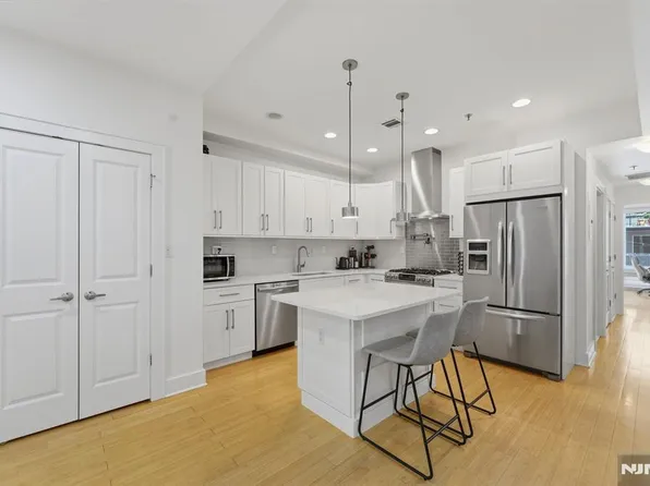 838 Park Ave #2, Hoboken, NJ 07030
