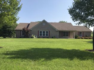 8626 Center Rd, Wilmington, OH 45177