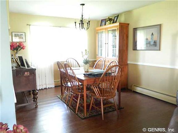 5th image of 25 Pine Hill Dr
