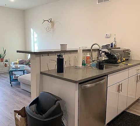 5th image of 3630 Brandywine St #1