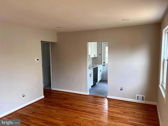 2nd image of 708 Crabb Ave
