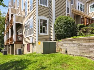 418 Overlook Dr, Occoquan, VA 22125