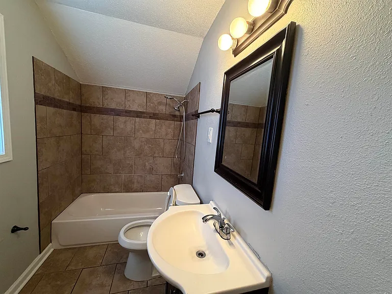 4073 Arrowhead Rd — Photo 6