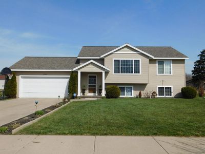 5962 Clearstream Dr SE, Kentwood, MI, 49548