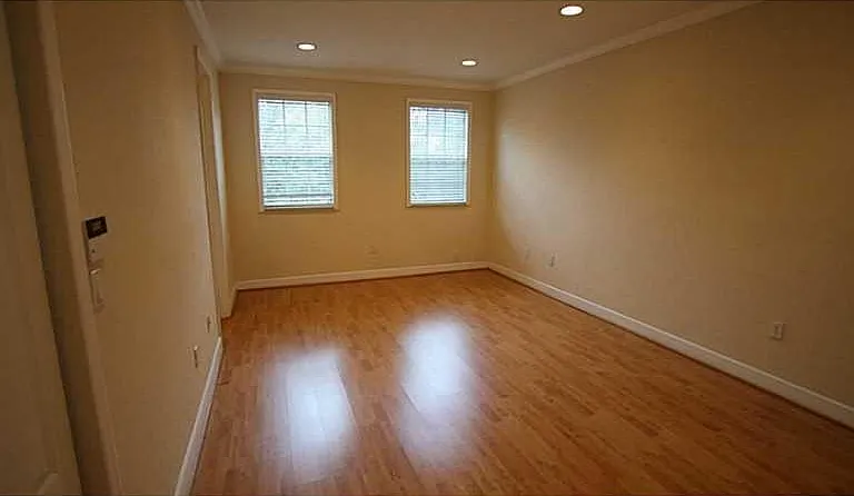 515 SW 147th Ave — Photo 7