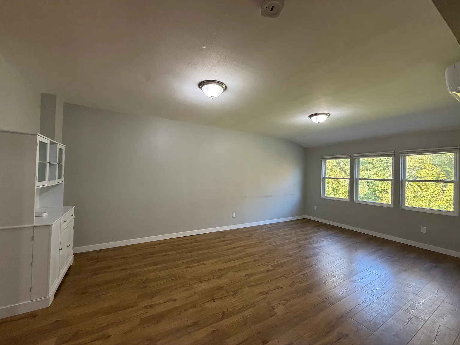 3 bed, $3,300 — Photo 3