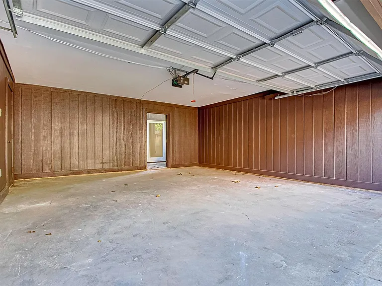 8312 Augustine Dr #D — Photo 32