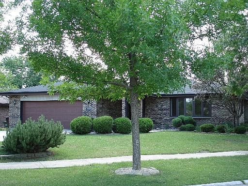 1st image of 17514 S Oakwood Dr