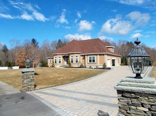 17 Deerfield Dr, Berkley, MA 02779