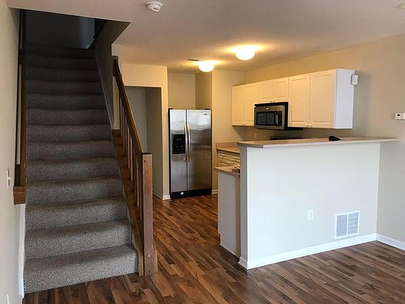 2nd image of 287 Lost River Dr