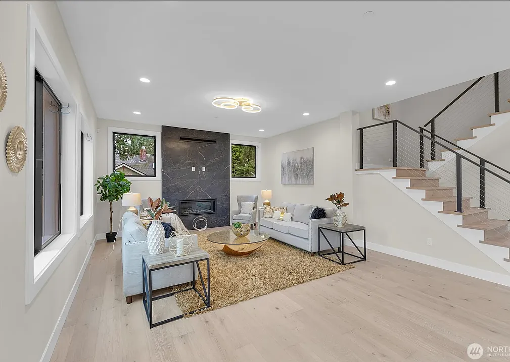 5 bed, 4.5 bath, 4000 sqft, $6,490 — Photo 3