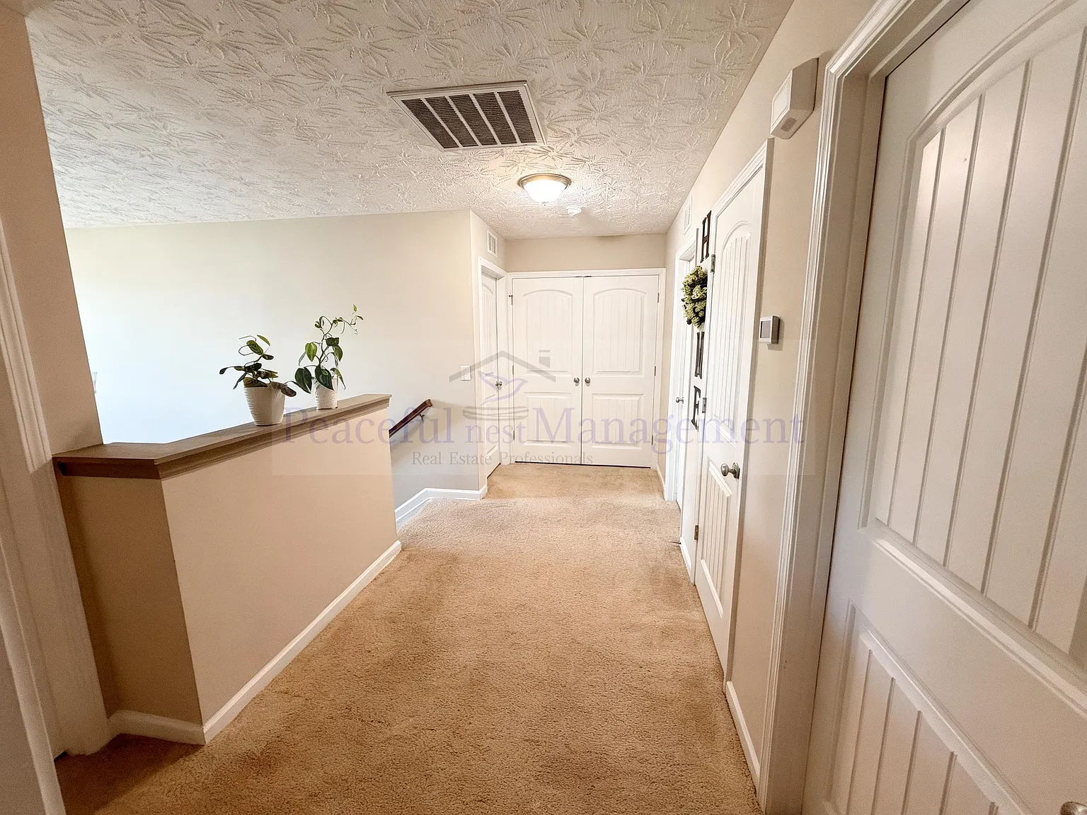 4 bed, 2.5 bath, 2400 sqft, $2,400 — Photo 4
