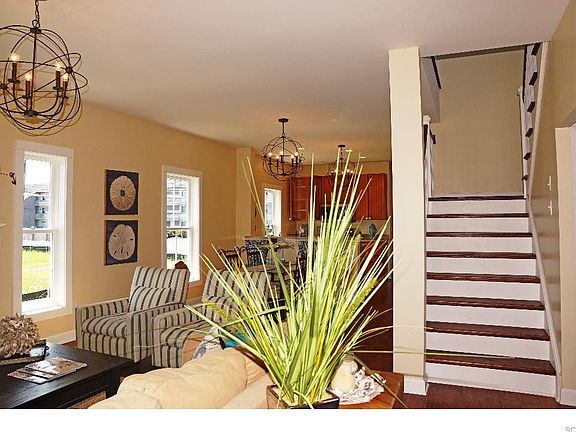5th image of 215 Grey Plover Ct