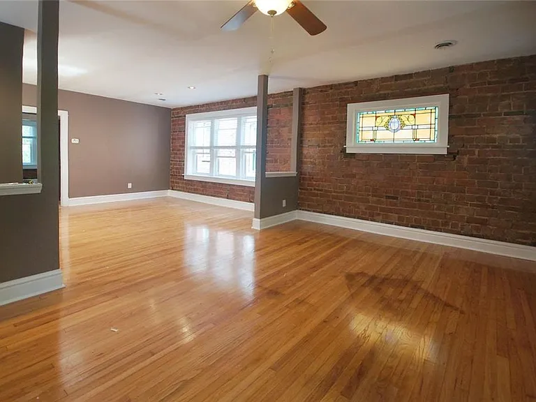 1915A Alfred Ave #UPPER — Photo 2