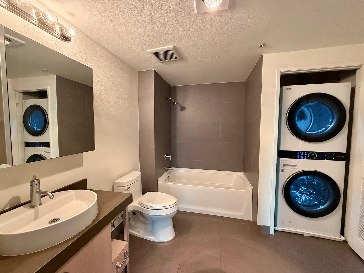 2 bed, 1140 sqft, $3,000 — Photo 3