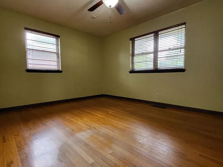 1417 Hollywood Ave — Photo 13