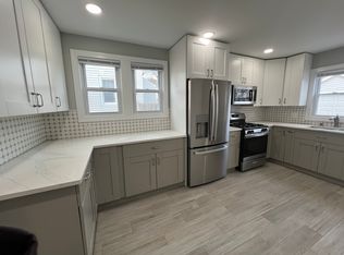 20 Van Dyke Pl APT 1, Summit, NJ 07901