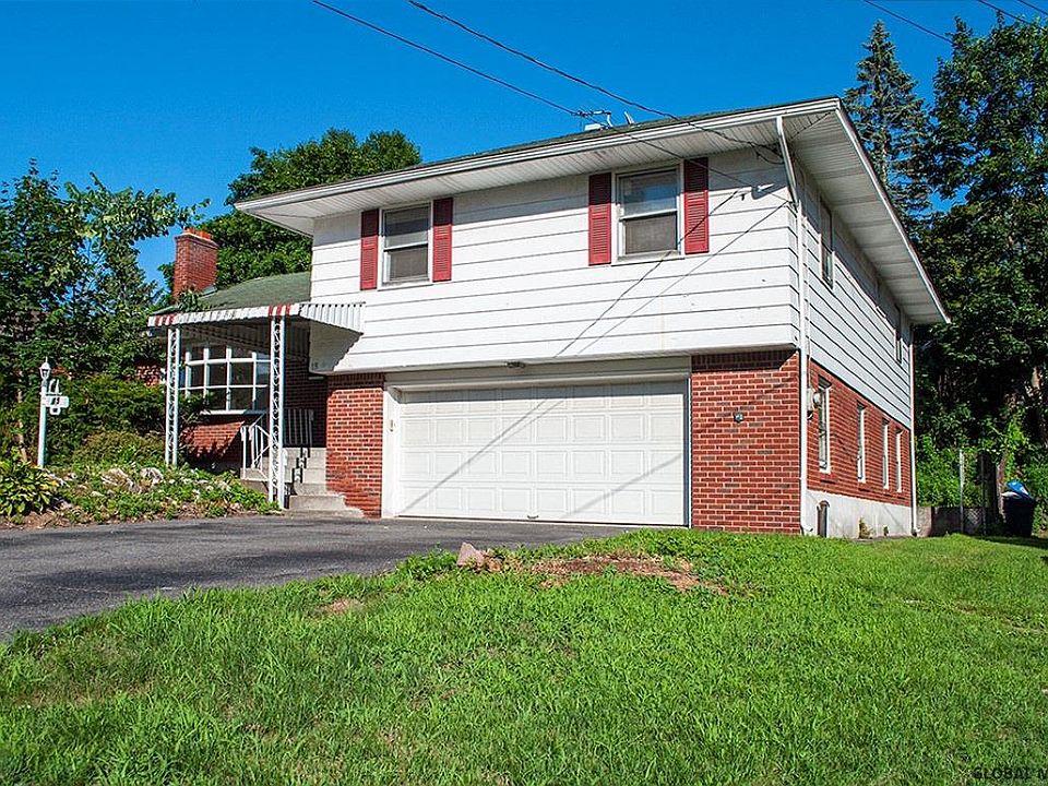 1st image of 15 Hillcrest Ave