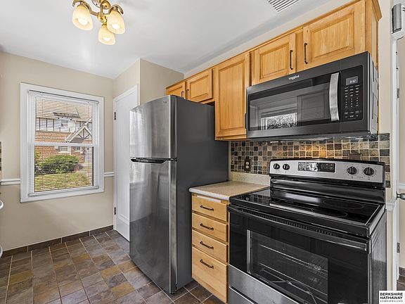 5th image of 1002 S 52nd St