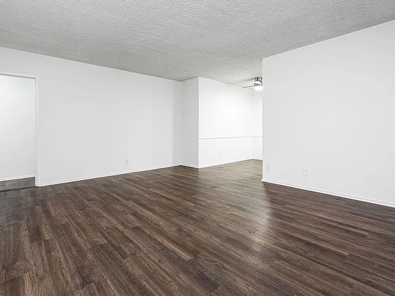 1132 Rosedale Ave — Photo 5