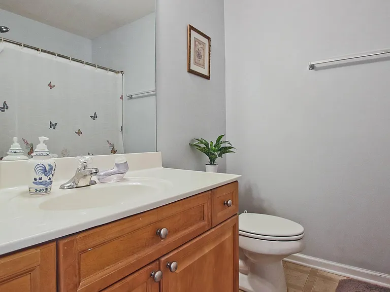 2384 Suwanee Pointe Dr — Photo 22