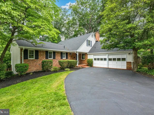 2012 Addey Ct, Falls Church, VA 22043