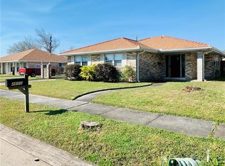 4658 Perelli Dr, New Orleans, LA 70127