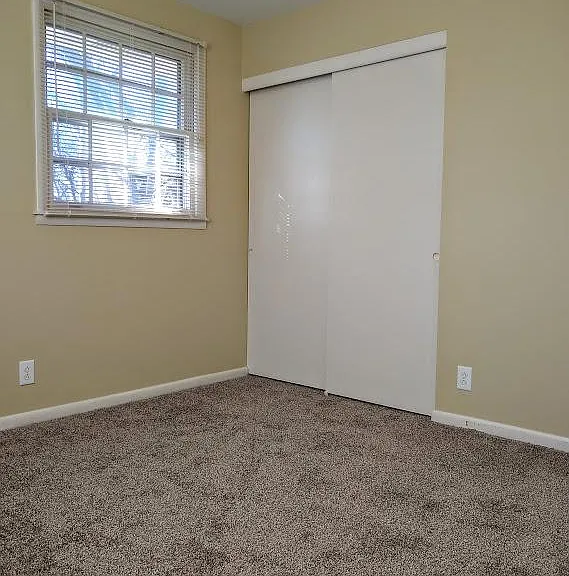 143 Lakeside Park Dr — Photo 12