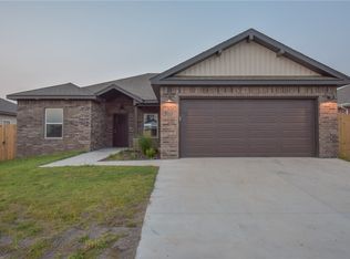 330 Williams Ct, Centerton, AR 72713
