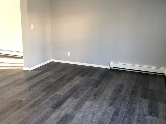 4th image of 8 Woodland Ave