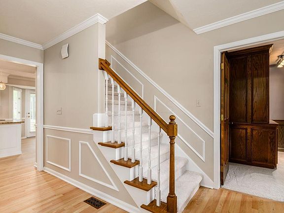 3rd image of 8800 Davington Dr