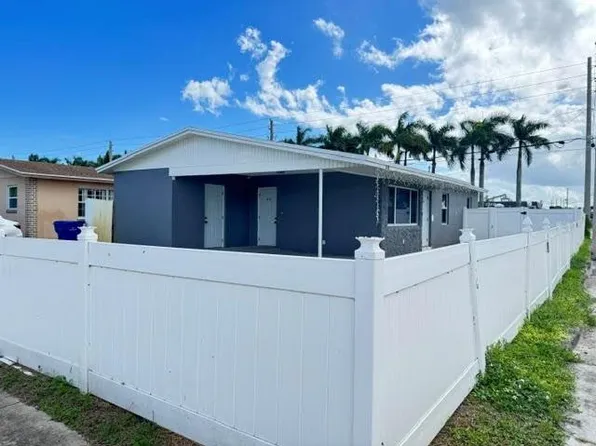 818 Avenue U, Riviera Beach, FL 33404