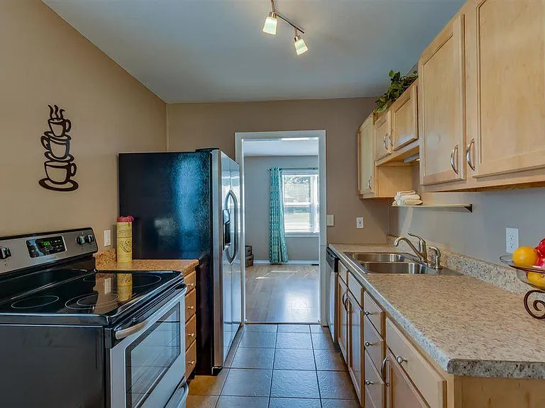 kitchen looking to sitting room
