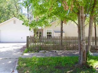 604 Locust St, Lawrence, KS 66044