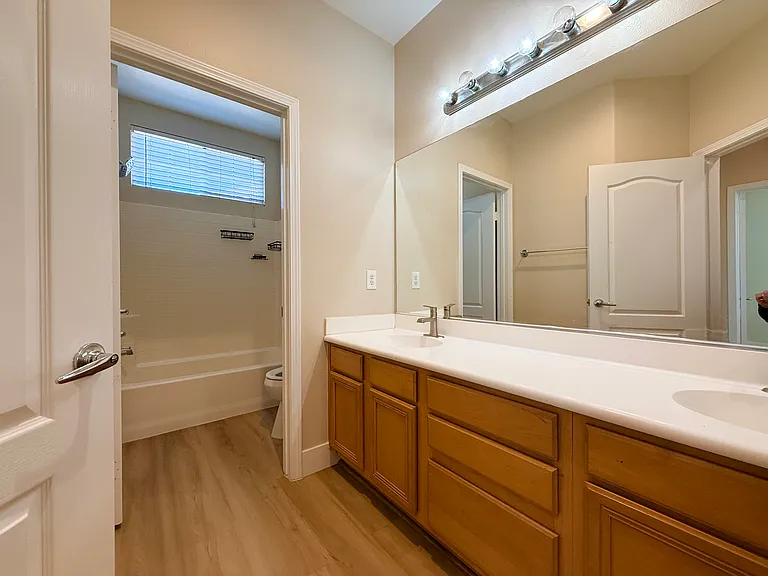 12190 Roseville Dr — Photo 17