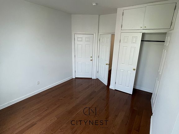 4th image of 152 9th St APT 3R