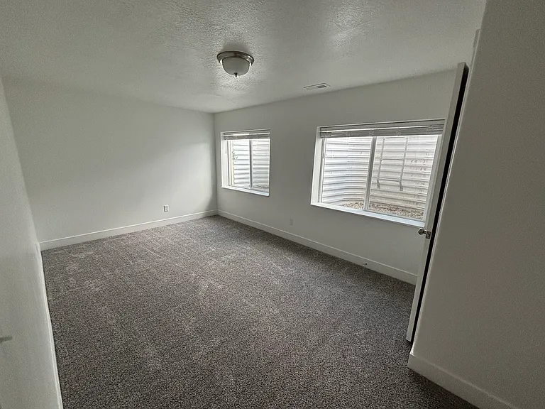 188 E Bruin Dr — Photo 15