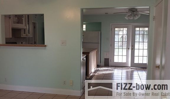 3rd image of 400 E Grady Dr