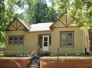 701 Happy Hollow St, Hot Springs, SD 57747