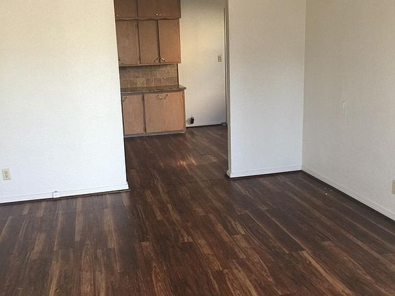 2nd image of 1113 1/2 W 14th Ln