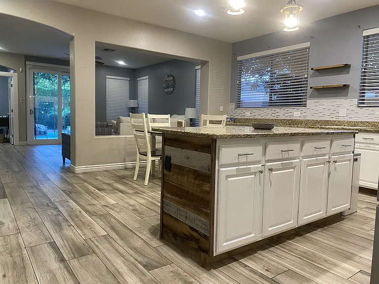 W Irma Ln — Photo 9