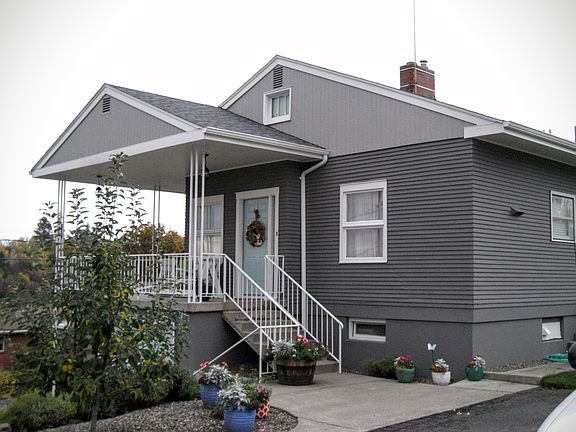 3rd image of 605 NW Charlotte St