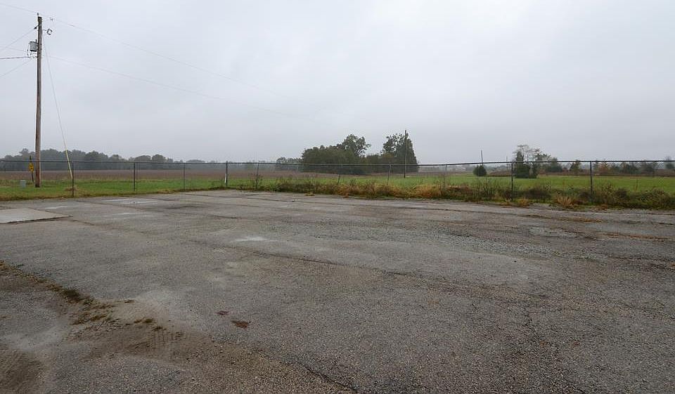 2nd image of 6483 Tri County Rd