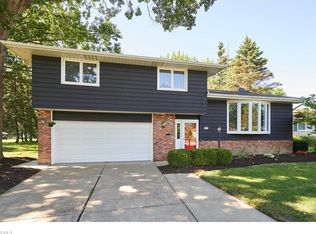 33145 Warwickshire Ln, Solon, OH 44139