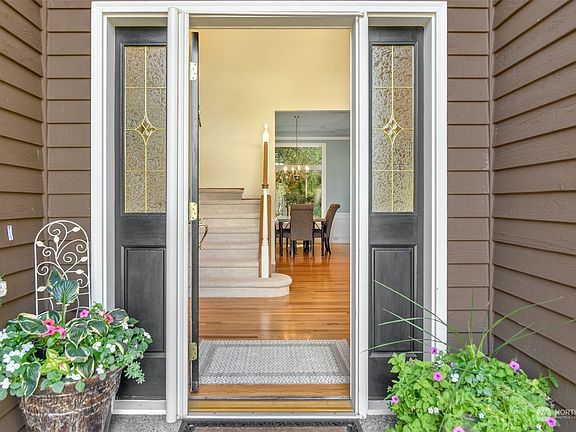 2nd image of 23103 NE 18th Street