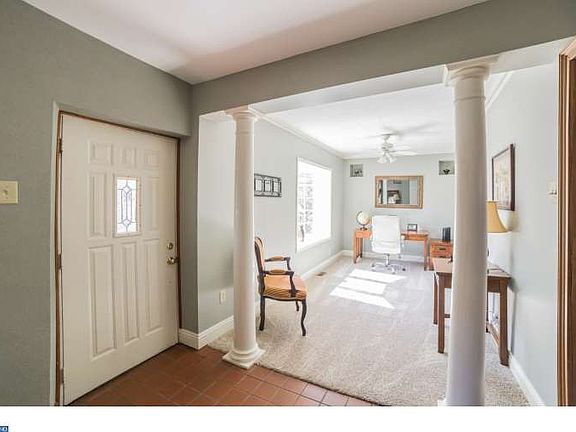 4th image of 345 Lawn Ave