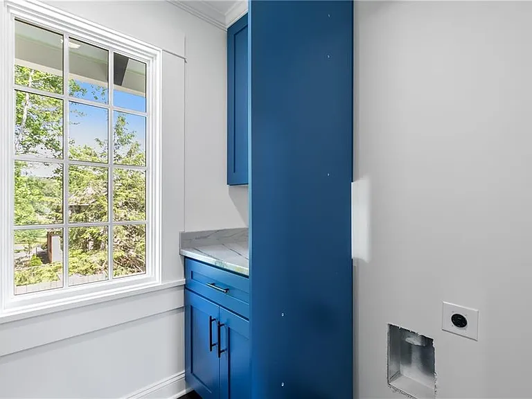 1296 Hilton Dr — Photo 31
