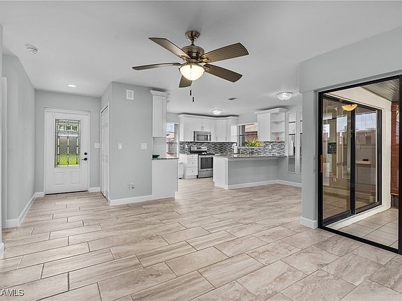 3rd image of 627 SE 12th Ave APT 127