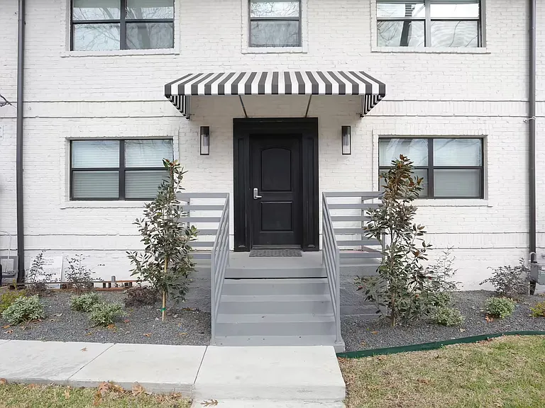 5609 Ross Ave — Photo 11