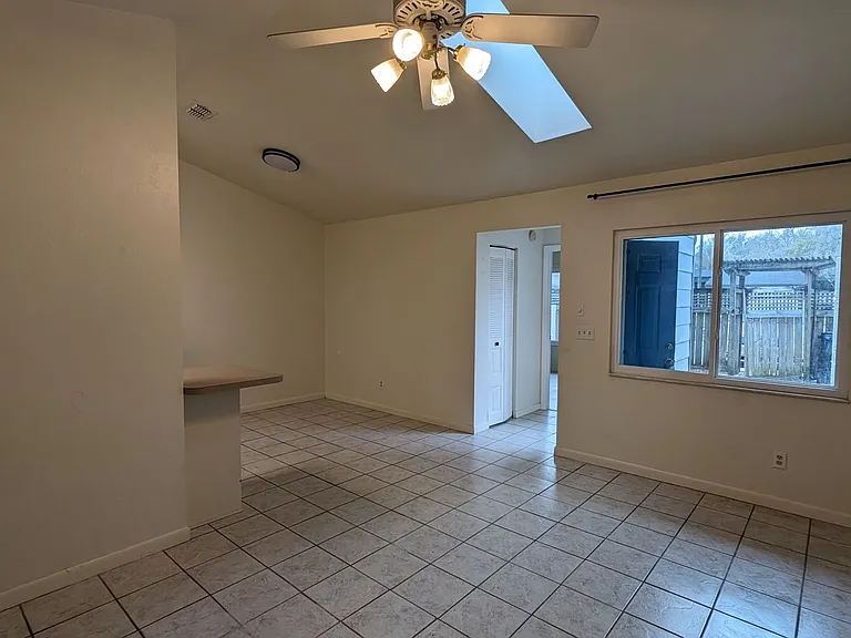 2848 SW 39th Ave — Photo 4